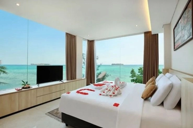 Brosur Resmi Paket Honeymoon Karimunjawa 2D1N