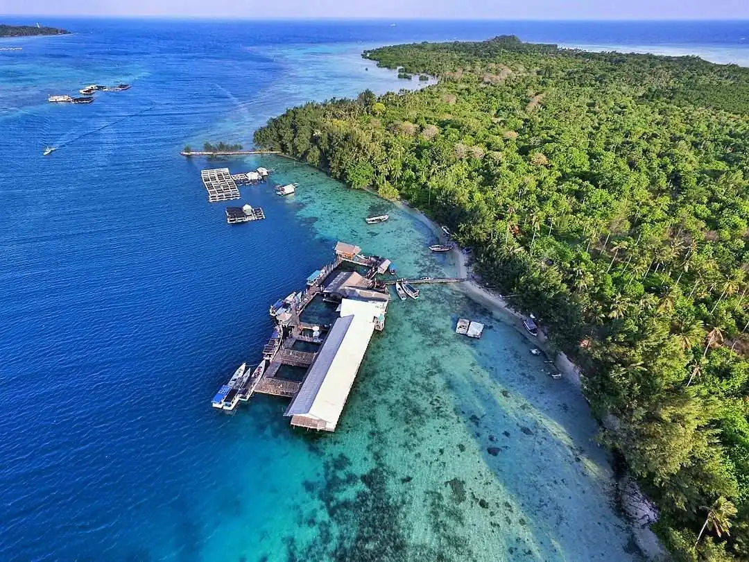 Dermaga Kayu Pulau Menjangan Besar Karimunjawa
